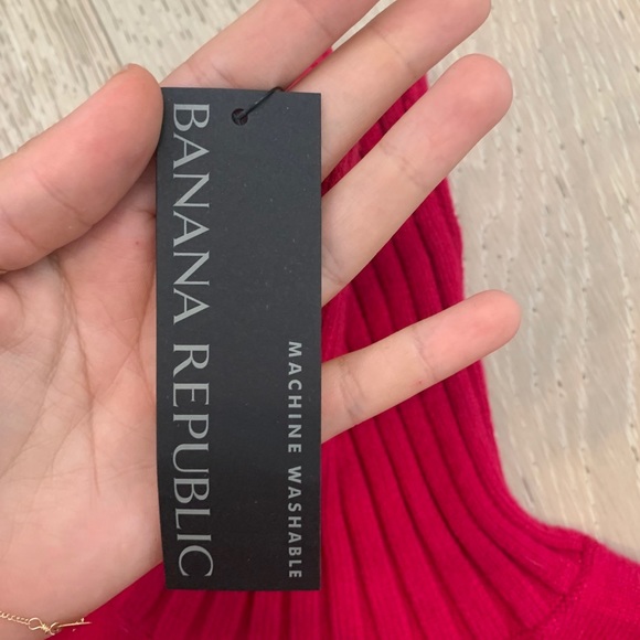 BRAND NEW BANANA REPUBLIC TURTLENECK - Picture 3 of 3